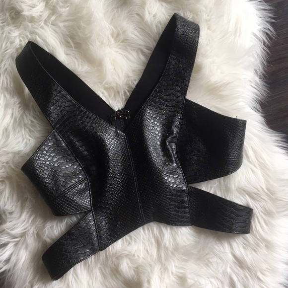 ANGL Tops - ANGL Faux snake caged crop top